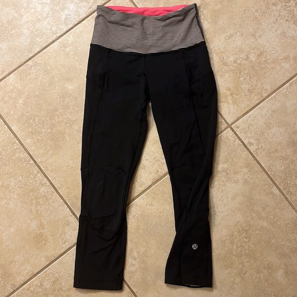 Lululemon crop leggings 2 - Picture 2 of 2